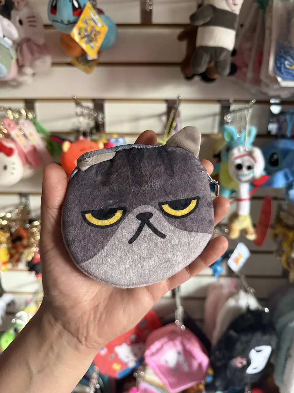 Monedero de Peluche Gato Enojado – Gris 1