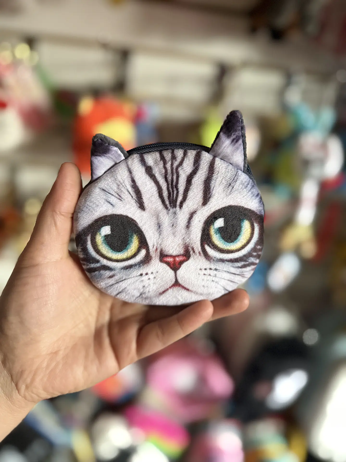 Monedero de Peluche Gatito Atigrado – Ojos Verdes 1