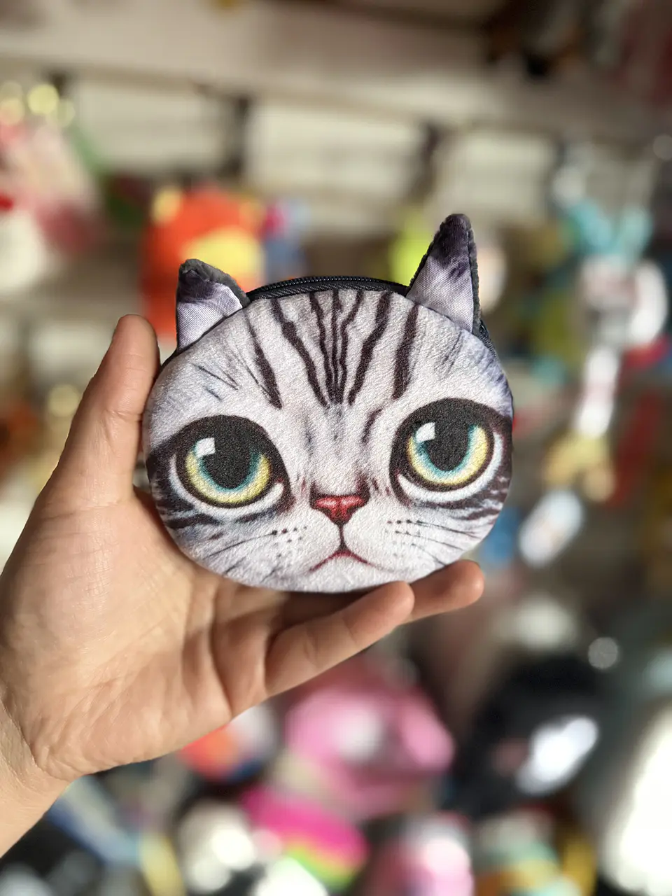 Monedero de Peluche Gatito Atigrado – Ojos Verdes 1