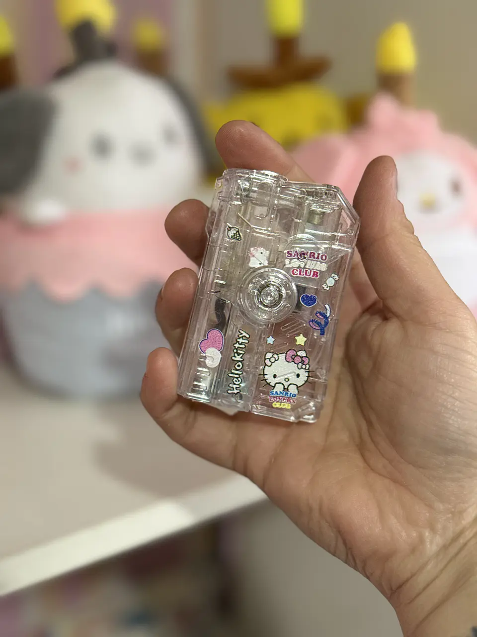 Encendedor Recargable Hello Kitty – Pistola Transparente con Luz y Flama Rosada 1
