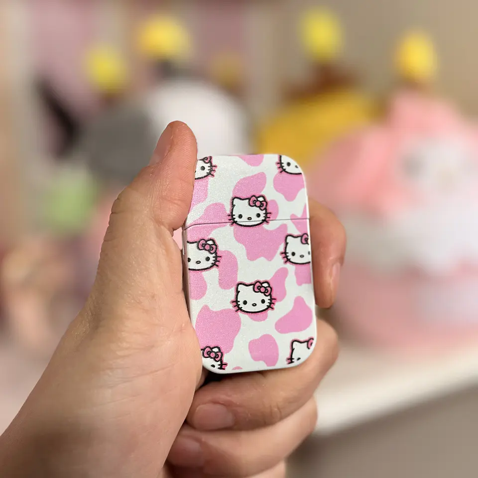 Encendedor Recargable Hello Kitty – Vaquita Rosa con Flama Rosada 1