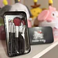 Set de 5 Brochas de Maquillaje Hello Kitty con Caja Metálica  - Miniatura 1