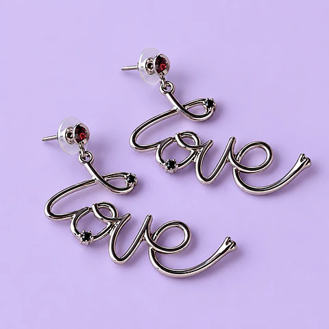 Aros Colgantes LOVE – Dorado o Plateado
