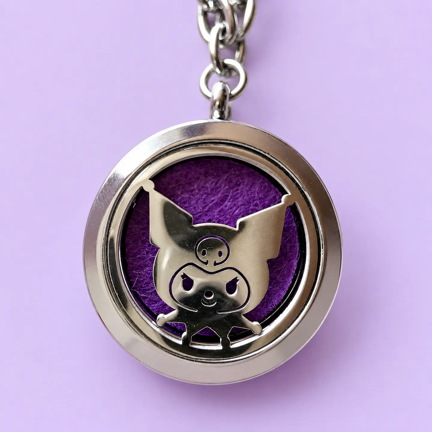 Collar Difusor Aromático Kuromi Sanrio + 8 Fieltros 2