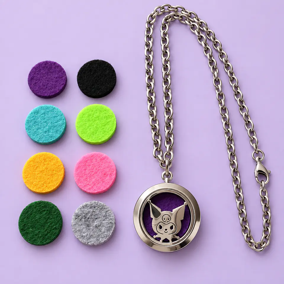 Collar Difusor Aromático Kuromi Sanrio + 8 Fieltros 1