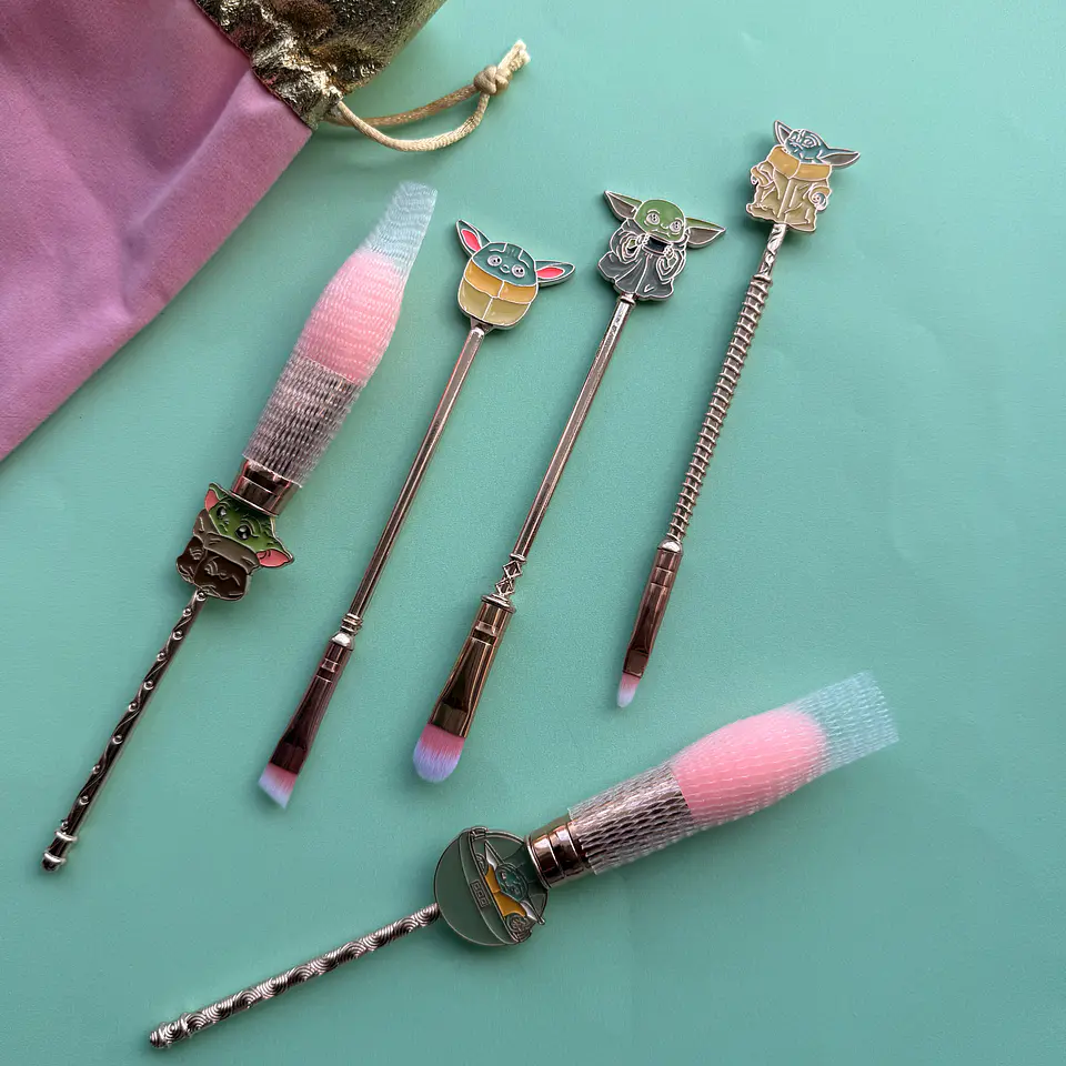Set de 5 Brochas de Maquillaje Baby Yoda – Grogu | Star Wars 1