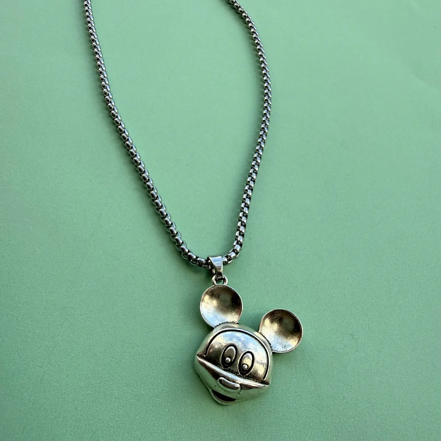 Collar Mickey Mouse Metálico Plateado – Disney 1