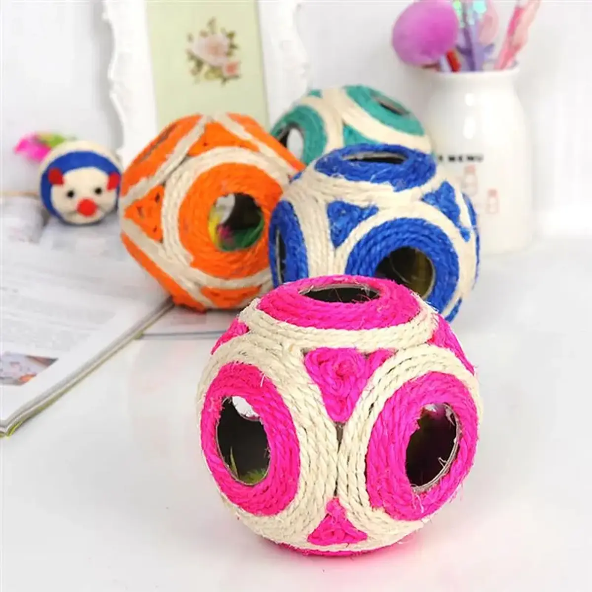 Pelota De Sisal Con Sonajero Para Gatos - Juguete Resistente Para Rascar Y Jugar, Colores Llamativos