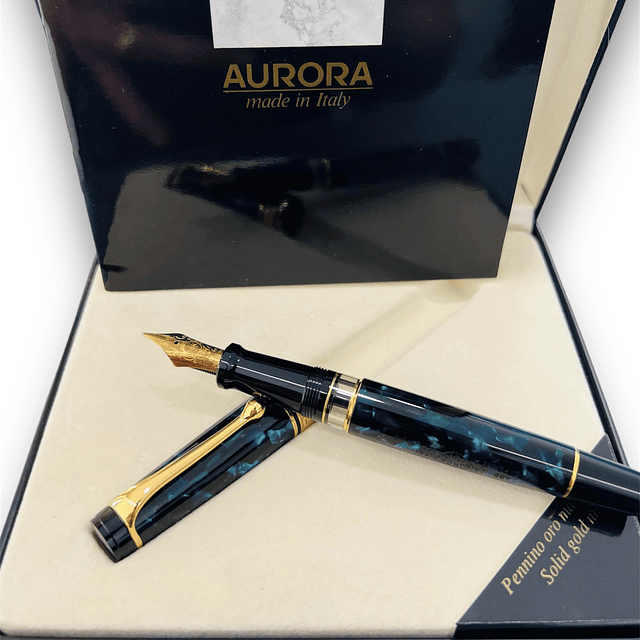 Aurora Optima Auroloide Verde Fountain Pen