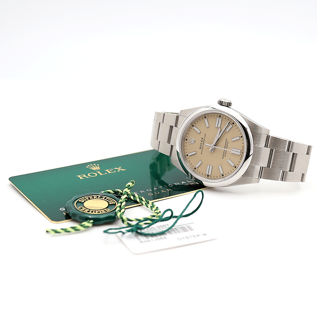 Rolex Oyster Perpetual – Ref. 134300 – Mostrador Bege