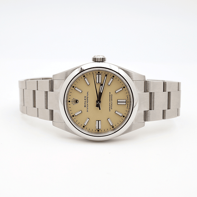 Rolex Oyster Perpetual – Ref. 134300 – Mostrador Bege