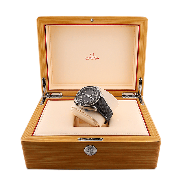 Omega Seamaster Planet Ocean – Ref. 215.32.44.21.01.002