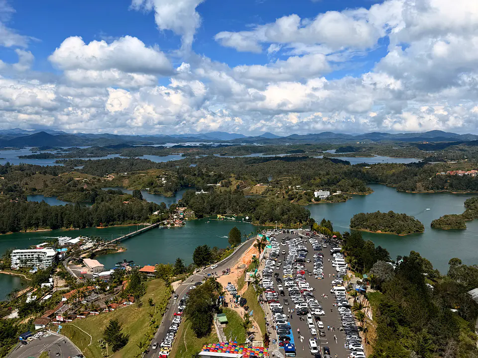 Medellín Tour: Guatapé & El Peñol Rock 3