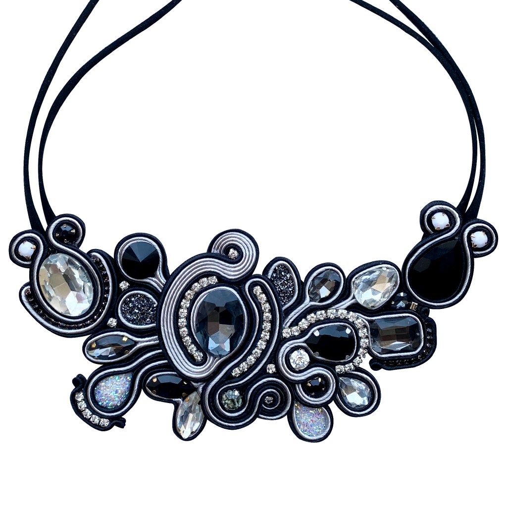 Collar Negro