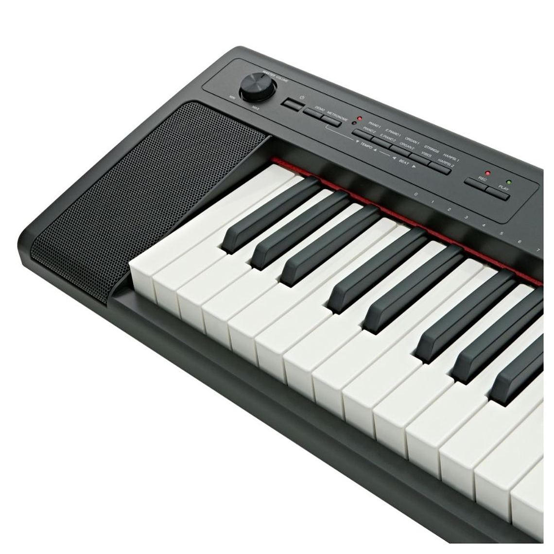 Piano Digital Portatil Yamaha Piaggero NP-32 Black 3