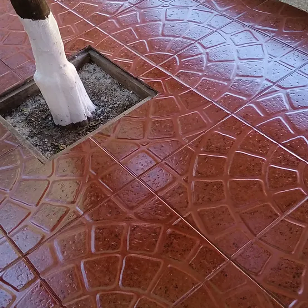 Cera Autobrillo Roja Klimper 5L: Restaura el Color y Brillo de tus Pisos al Instante 2