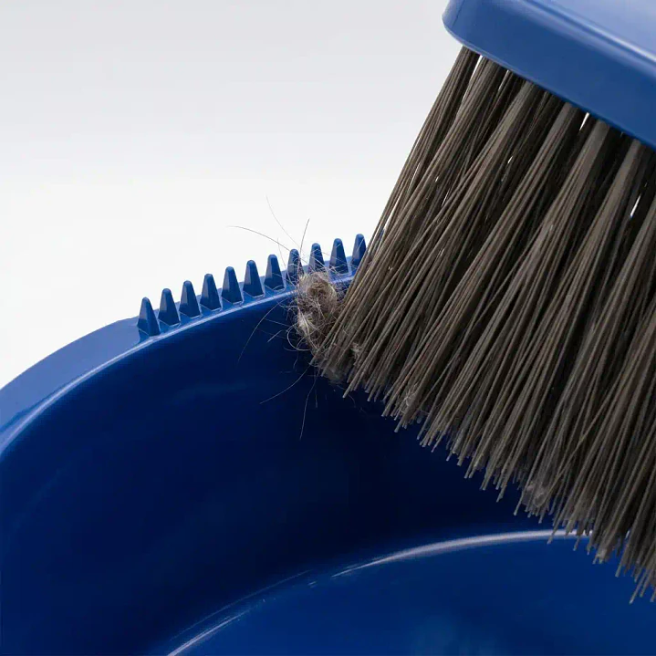 Virutex Pro - Pala Recogedora de Plástico con Mango de Metal y Banda de Goma - Azul 3