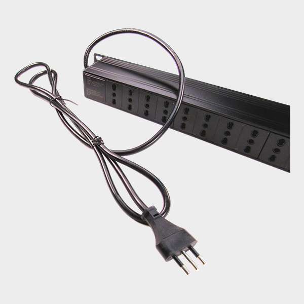 PDU Vertical 24 Conectores Dominó 10A 3