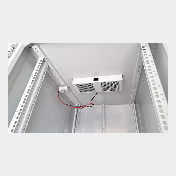 Gabinete de Piso Exterior 42U 600x800mm 6