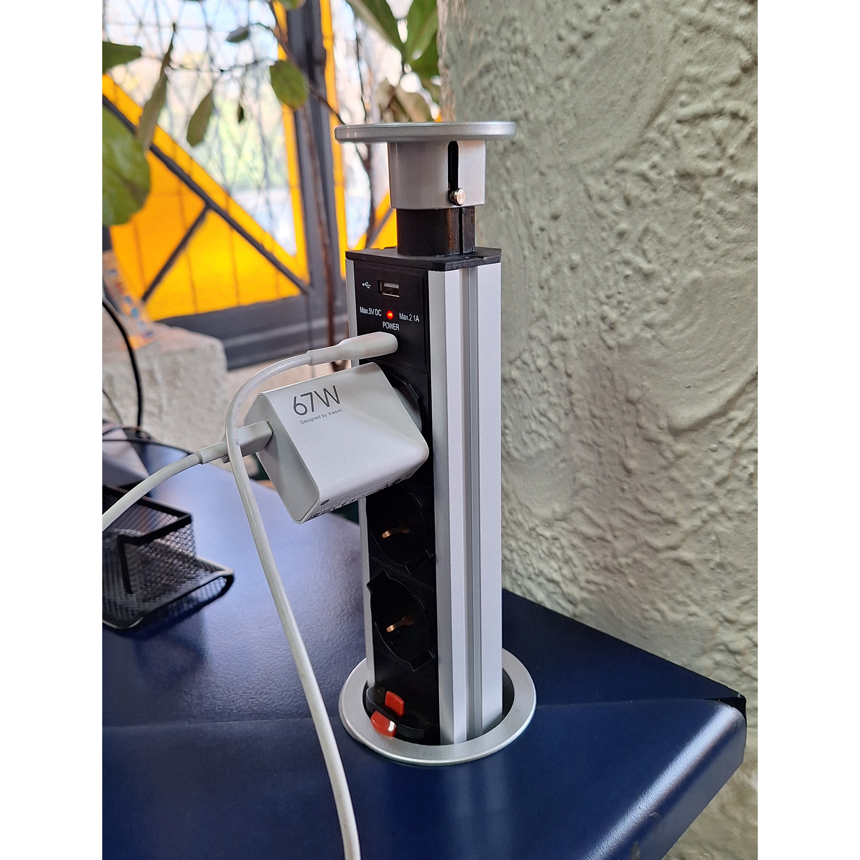 Tomacorriente Embutido para Escritorio  y Cargador 3 Módulos 16A 2 USB 7