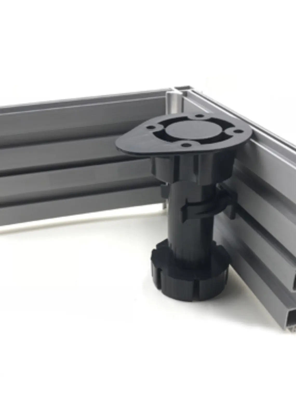 Pata plastica para zocalo regulable (4u) 1