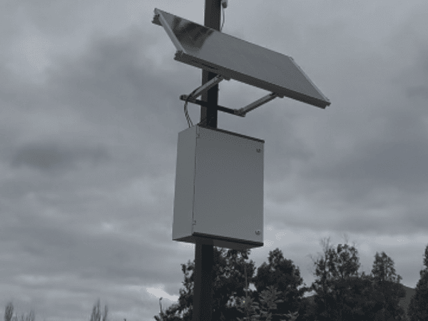 Paneles solares y baterías para cámaras de seguridad autónomas