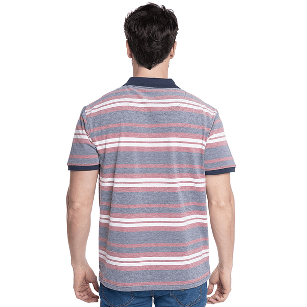 Polera pique hombre con cuello y bolsillo 12