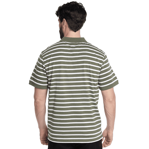Polera pique hombre con cuello y bolsillo 13