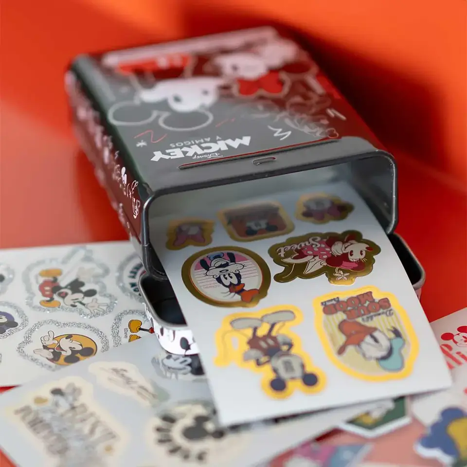 Lata Coleccionable con Stickers Mickey Mouse Uv A Prueba D Agua 2