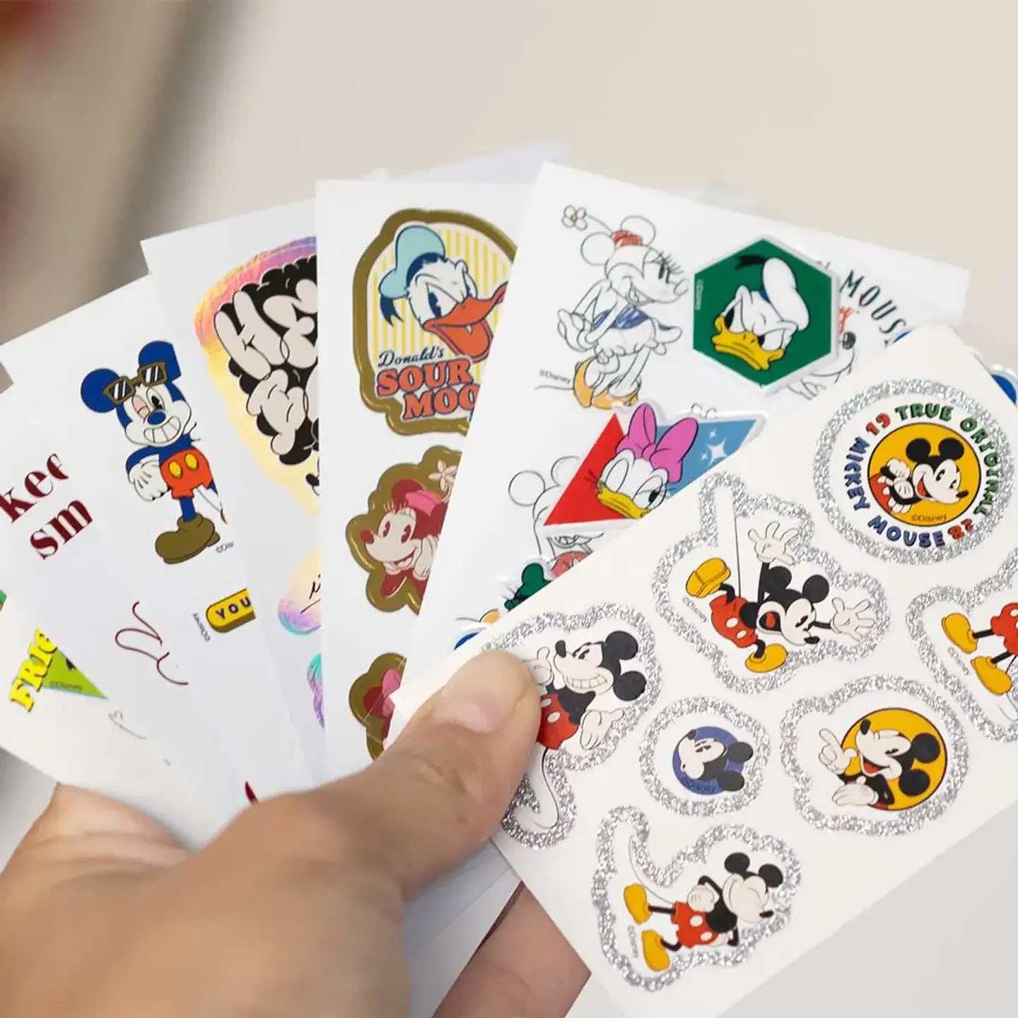 Lata Coleccionable con Stickers Mickey Mouse Uv A Prueba D Agua 3