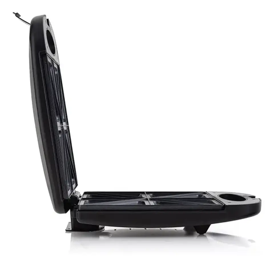 Sandwichera Thomas Th-958 4 Panes Color Negro 4