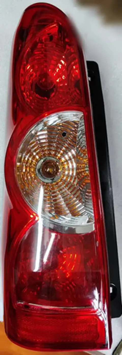 Foco Trasero Izquierdo Para Chevrolet N300 11-19 / 24509907
