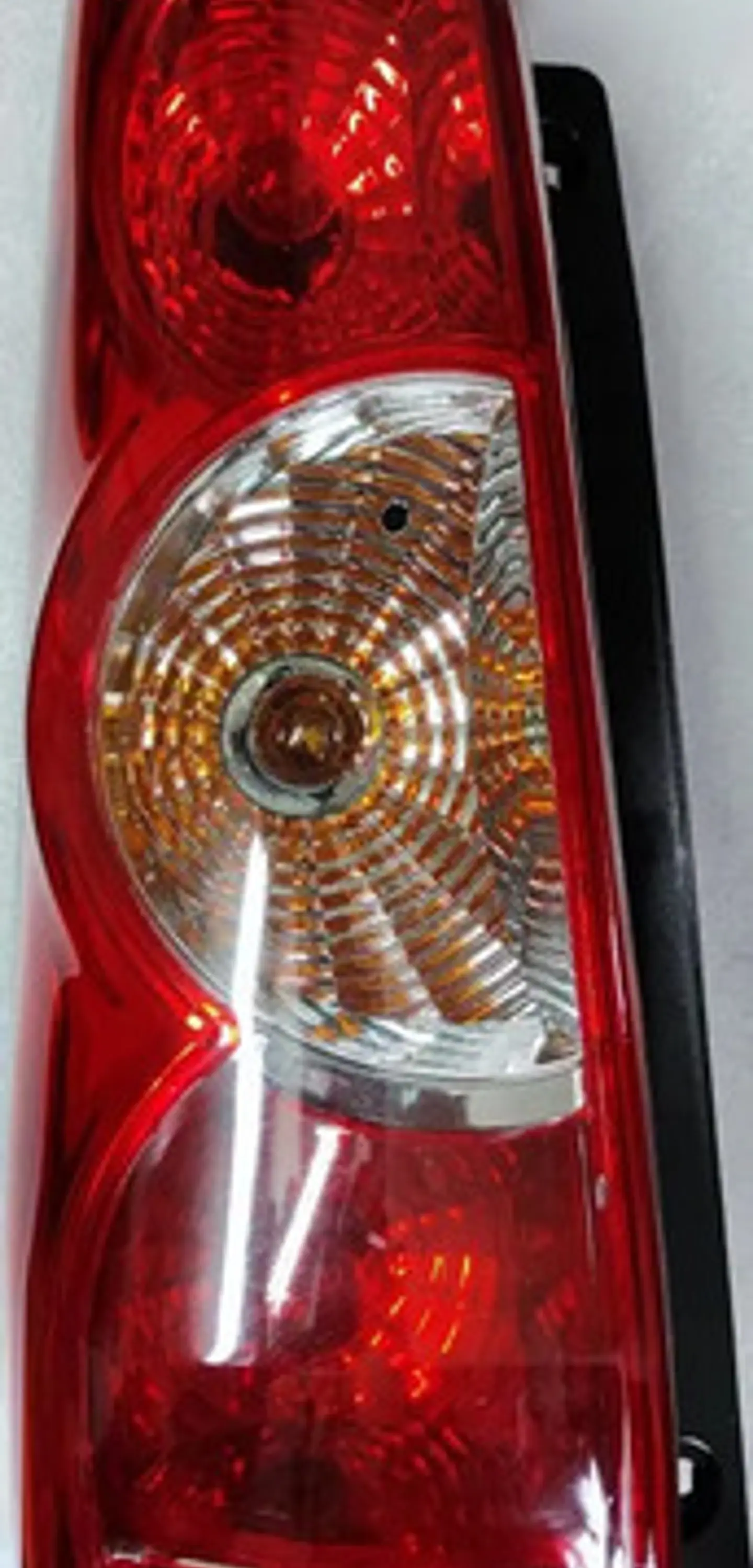 Foco Trasero Izquierdo Para Chevrolet N300 11-19 / 24509907 2