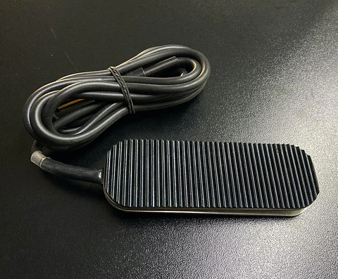 PEDAL METÁLICO KONG