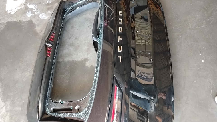 Portalón jetour dashing 2024 2