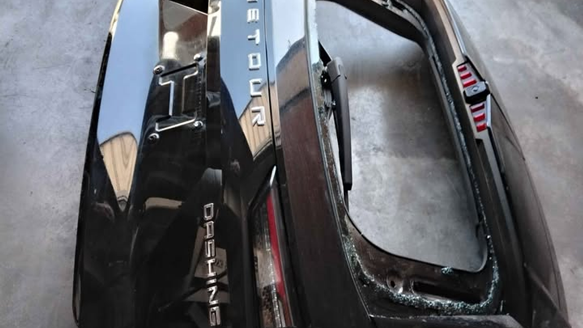 Portalón jetour dashing 2024 3