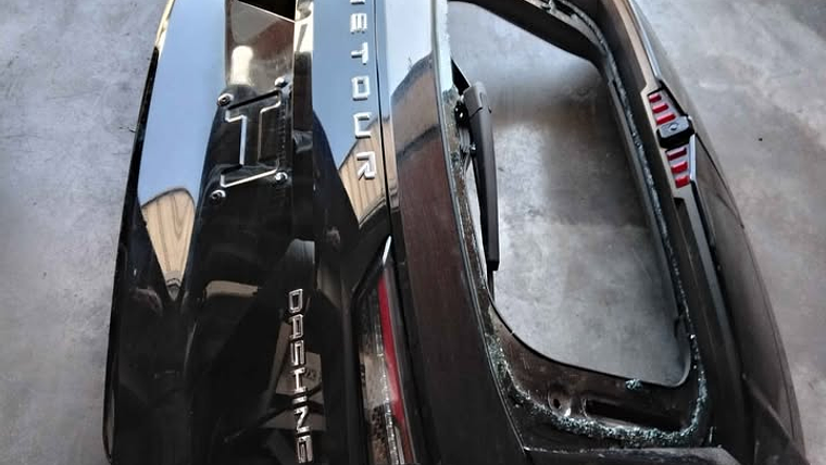 Portalón jetour dashing 2024 3