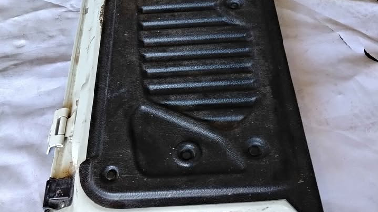 Portalón Mitsubishi L200 2019 al 2024 3