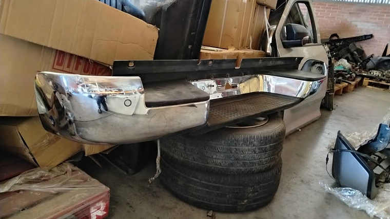 Parachoque trasero Volkswagen Amarok 2013 2