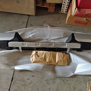 Parachoque trasero Mitsubishi L200 2020 completo