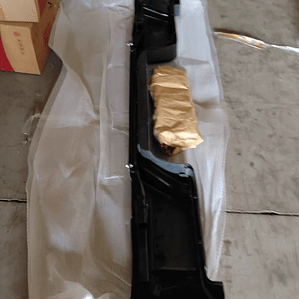 Parachoque trasero Mitsubishi L200 2020 completo