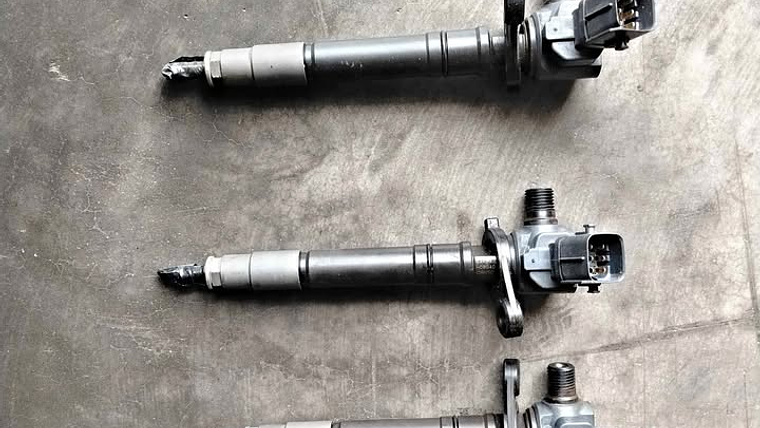 Inyectores Toyota Hilux Revo 2016 1