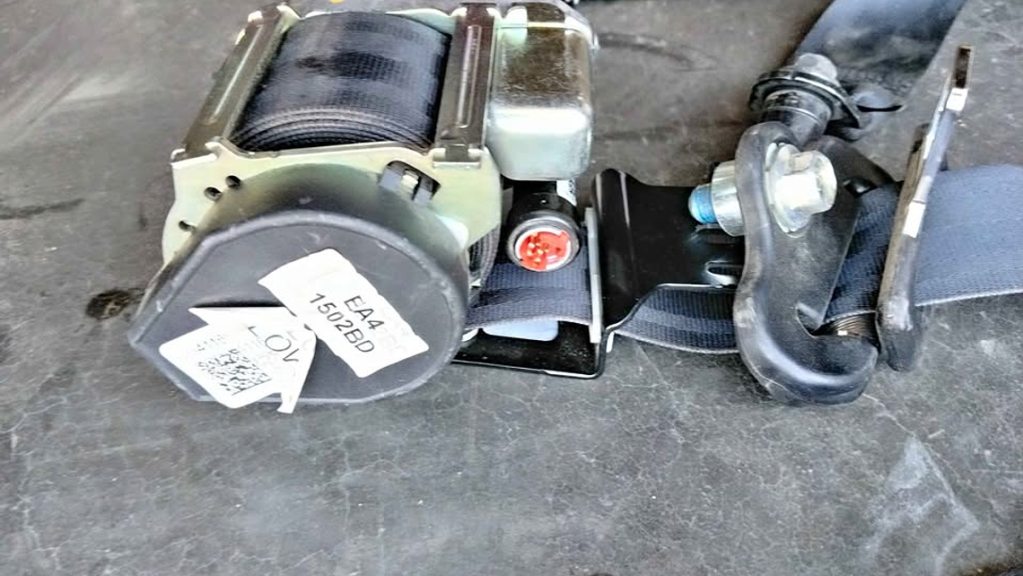 Cinturones delanteros pirotécnicos Chevrolet Colorado 2019 al 2023 1