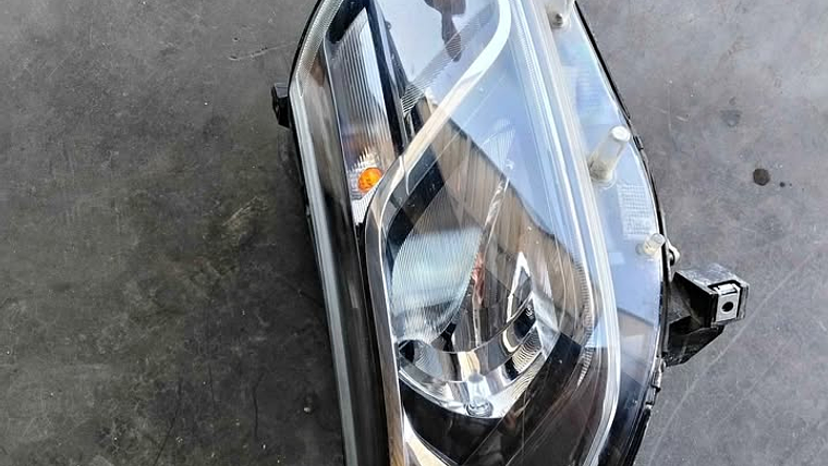 Optico lh completo original Chevrolet Colorado 2019 al 2023 1