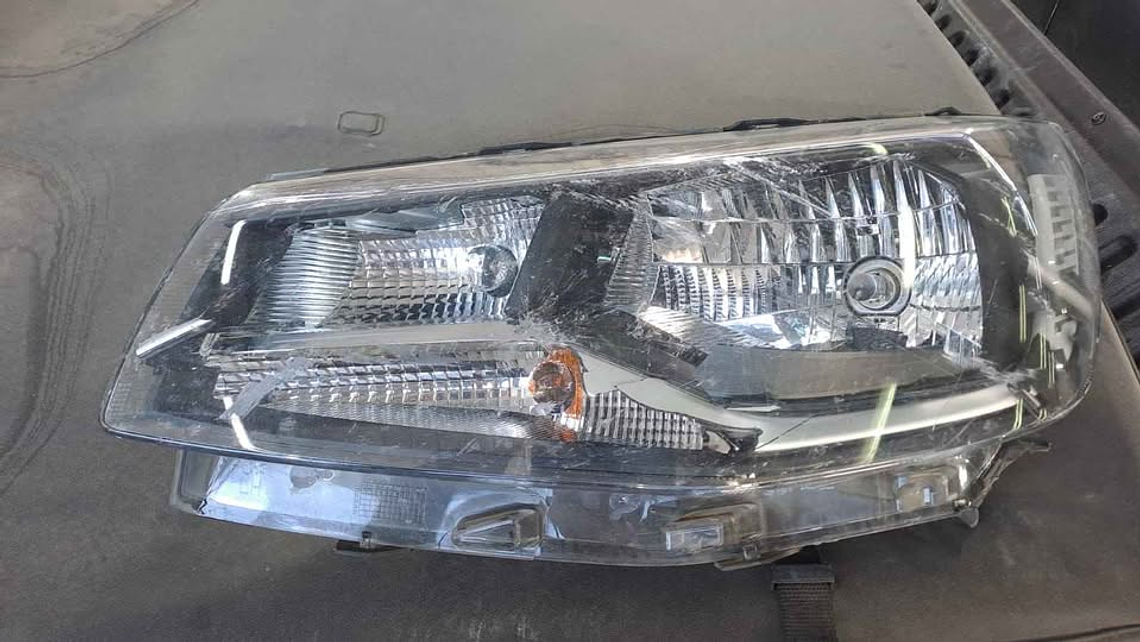 Optico lh completo original Chevrolet Colorado 2019 al 2023 2