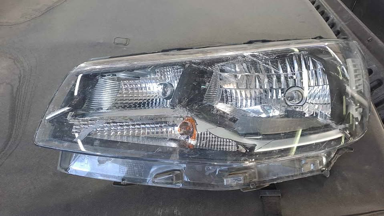 Optico lh completo original Chevrolet Colorado 2019 al 2023 2