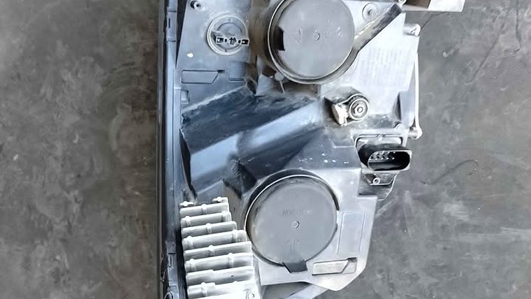 Optico lh completo original Chevrolet Colorado 2019 al 2023 3