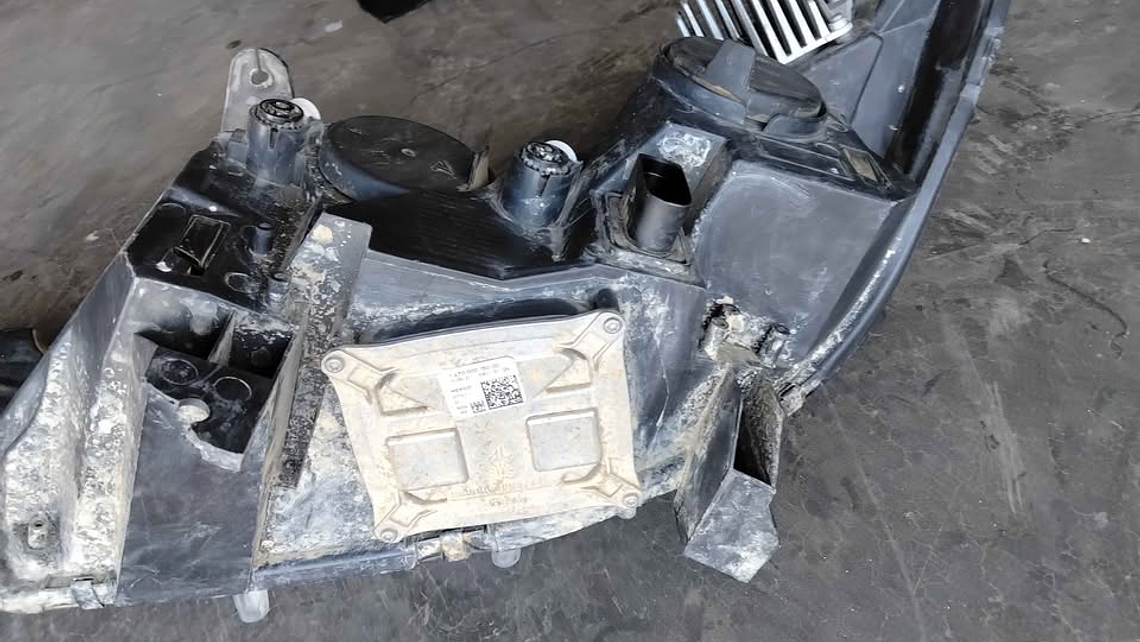 Optico RH completo original Chevrolet Colorado 2019 al 2023 4