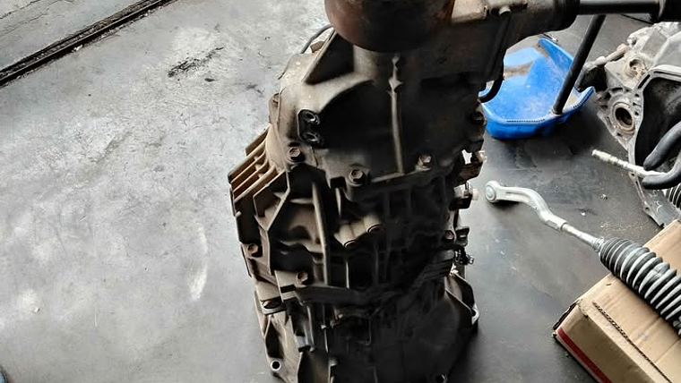 Caja mecánica 4x2 Toyota Hilux Revo 2016 4