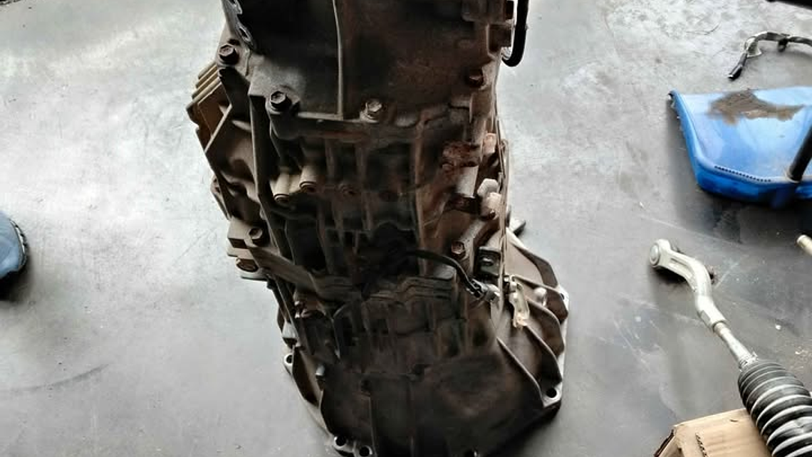 Caja mecánica 4x2 Toyota Hilux Revo 2016 5